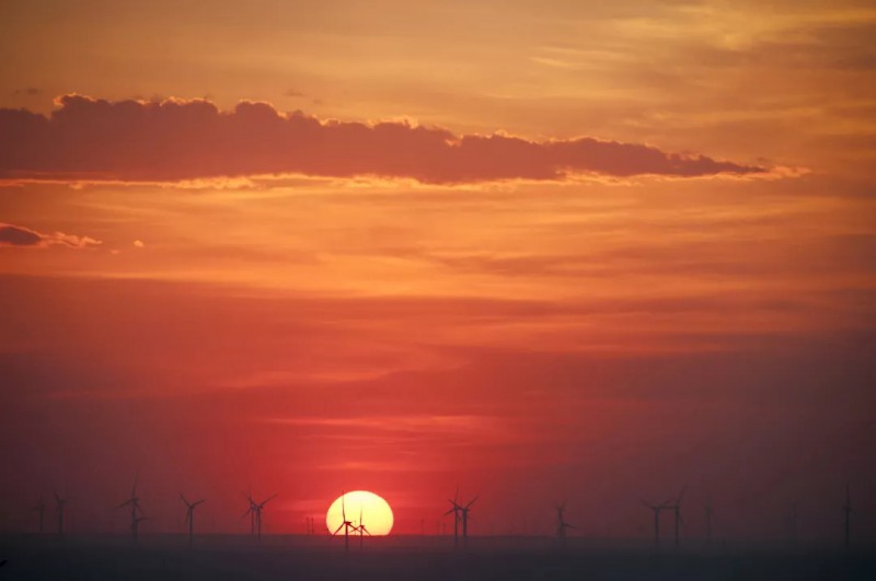 風(fēng)場落日圓、浙江運達(dá)風(fēng)電股份有限公司、徐 寧