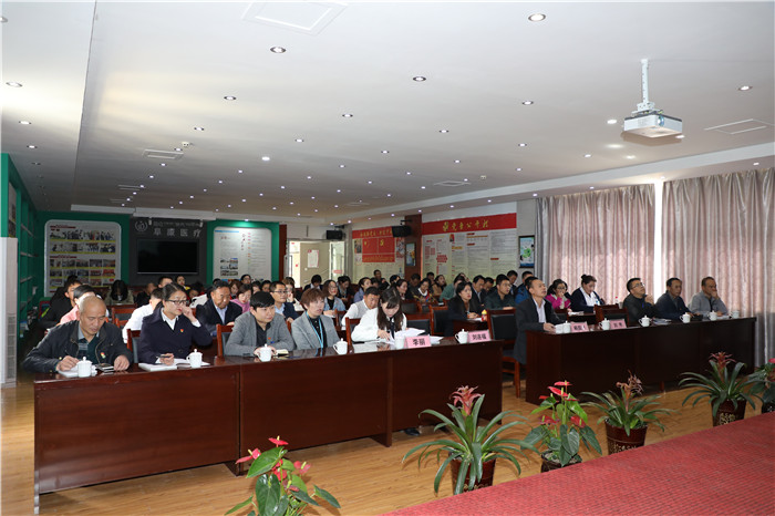 西藏阜康醫(yī)療黨委積極開(kāi)展“不忘初心、牢記使命”主題教育和“不忘合作初心，繼續(xù)攜手前進(jìn)”主題教育